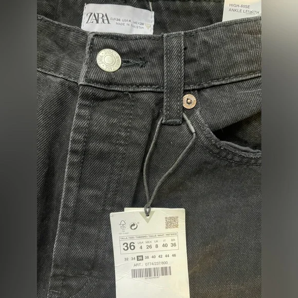 NWT Zara Black Dark Wash Cropped Jeans - Picture 3 of 4